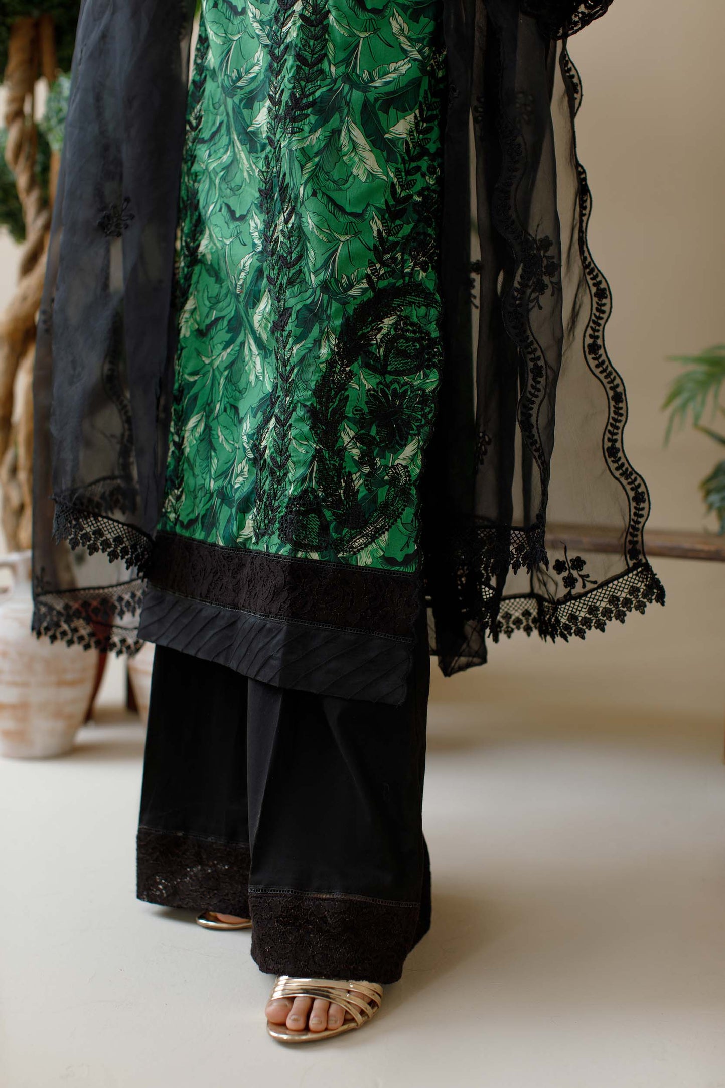 Garden glam- Embroidered