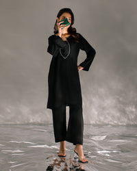 Black- Elara
