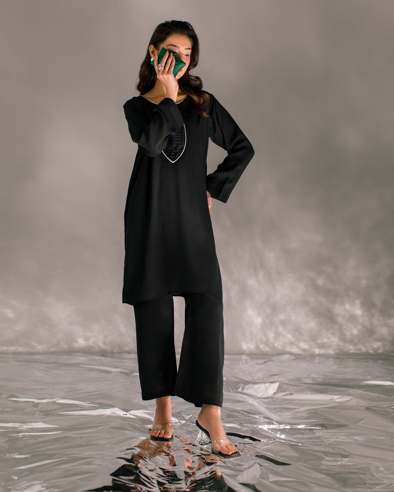 Black- Elara