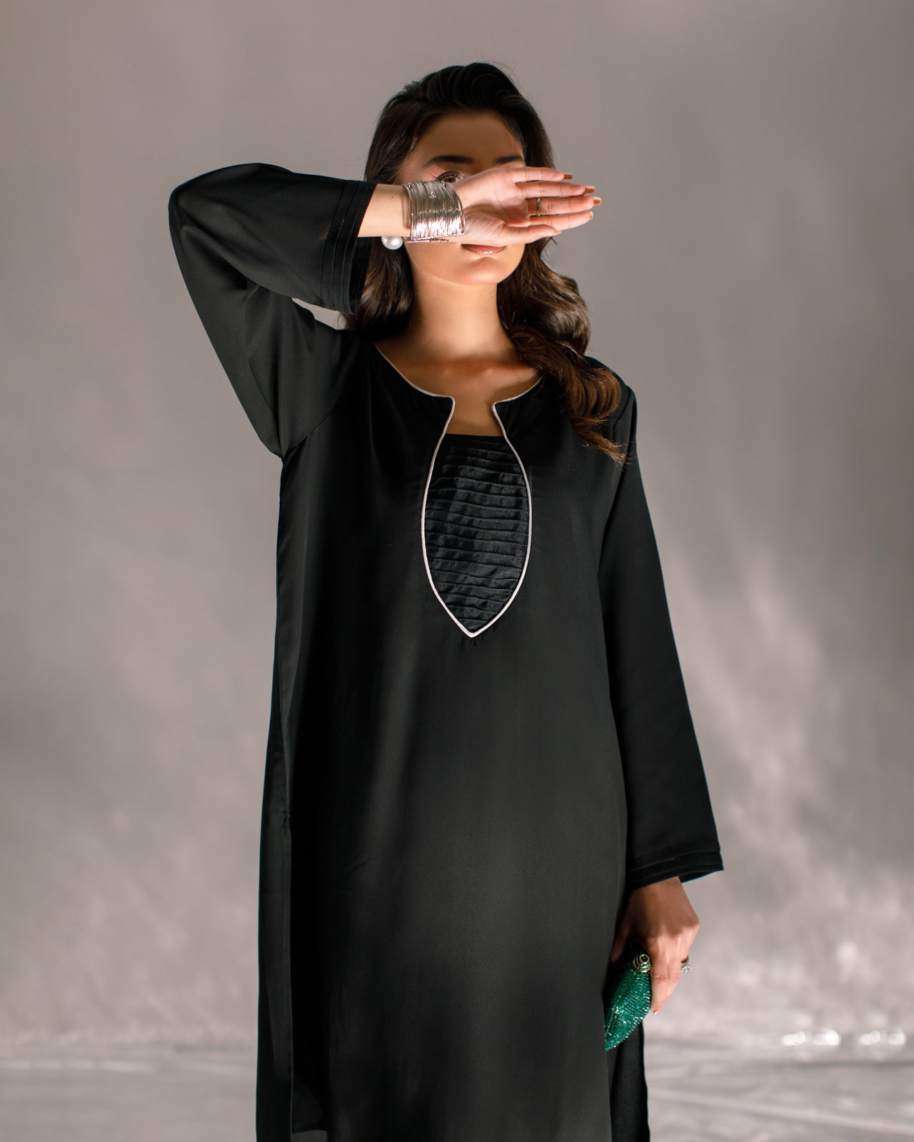 Black- Elara