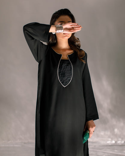 Black- Elara