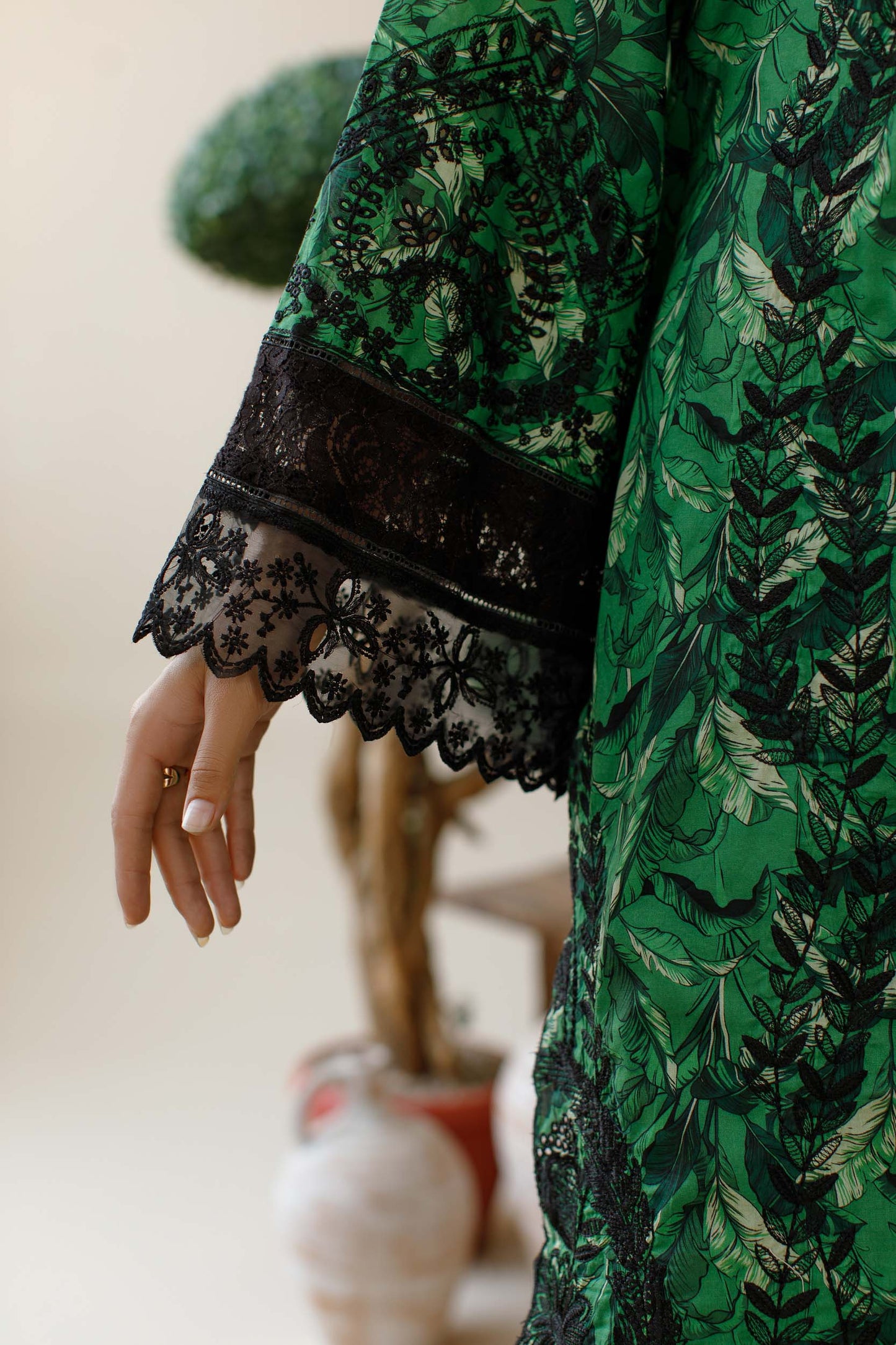 Garden glam- Embroidered